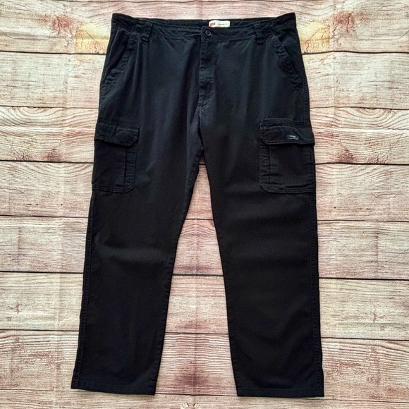 Wrangler • Premium Relaxed Fit Flex Black Cargo Pants, Men's Size 42 x 30 - Picture 6 of 16